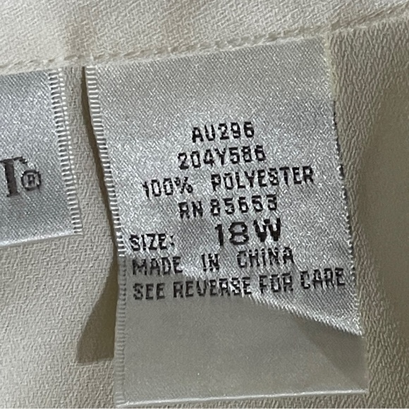 *Koret Women’s Beige Button Up Blouse Size 18W - Picture 6 of 9